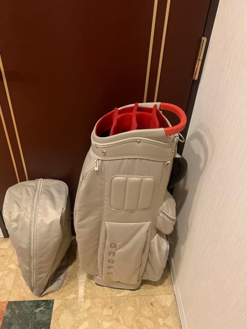 m*i様 美品　ONOFF キャディバッグ OB0424 　　　　　　値引き可能