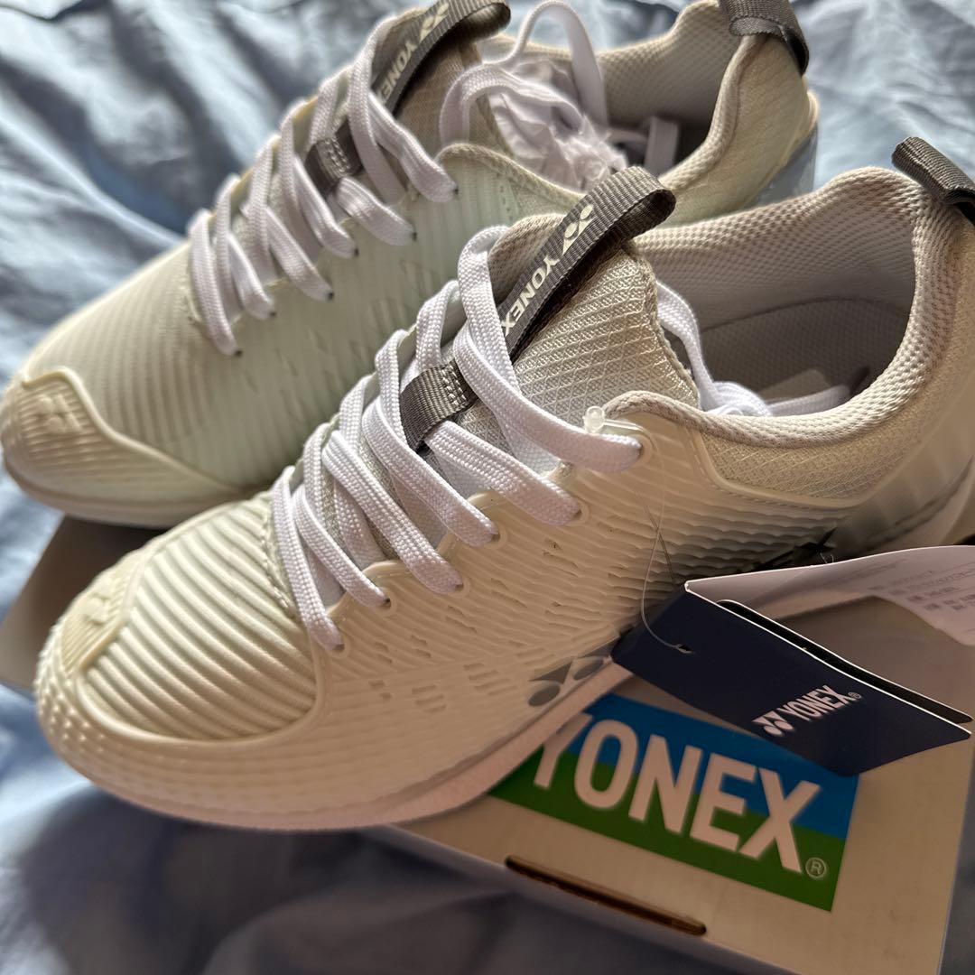 【新品未使用】YONEX スポーツシューズ ホワイト