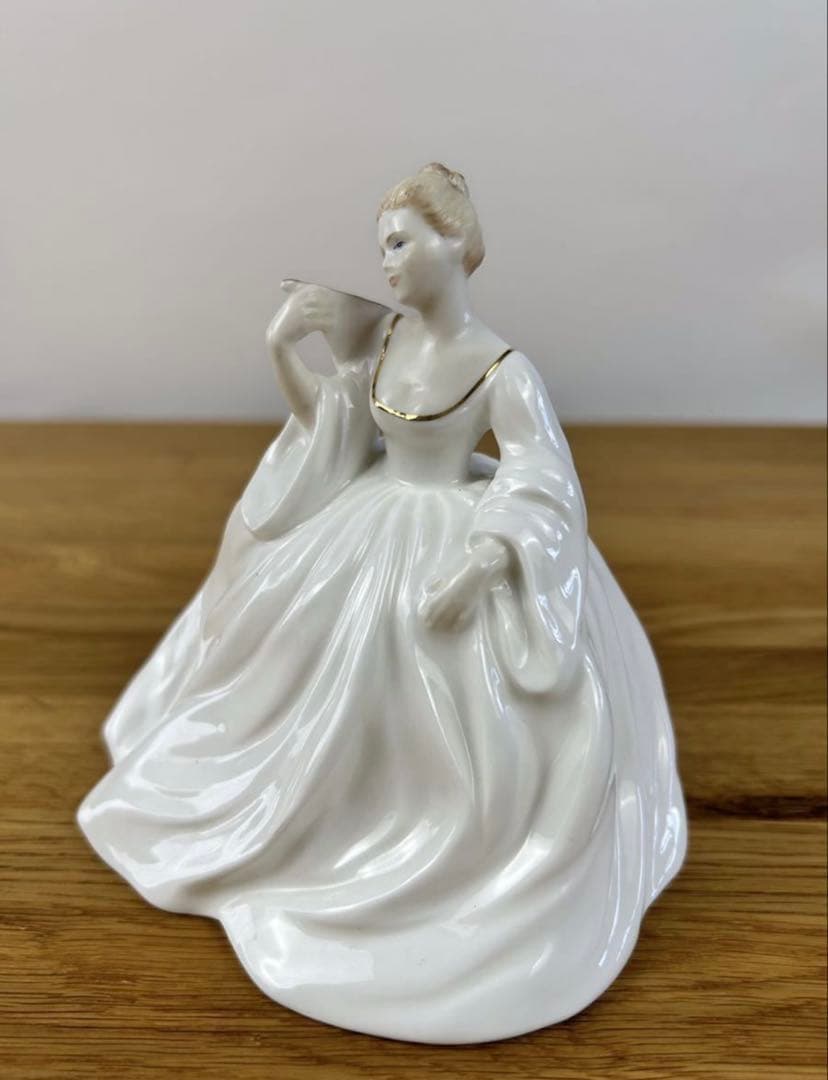 コールポート　フィギュリン「Samantha サマンサ」ハンドモデル&デコレート