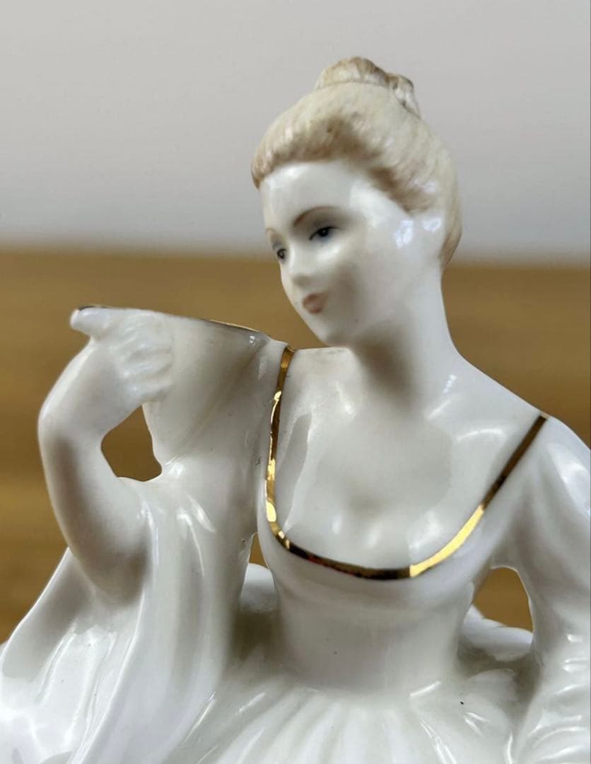 コールポート　フィギュリン「Samantha サマンサ」ハンドモデル&デコレート