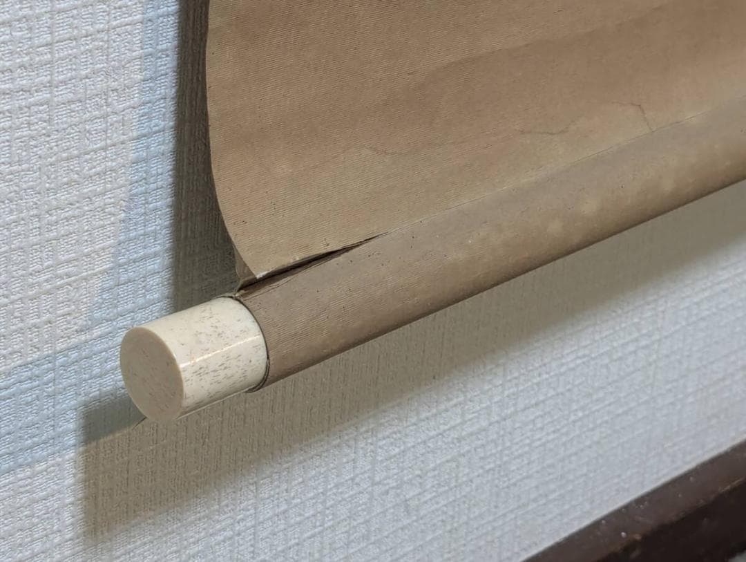 【真作】掛軸　滝景山水図　水墨美と彩色の調和　涼を呼ぶ掛物　合箱入　T195