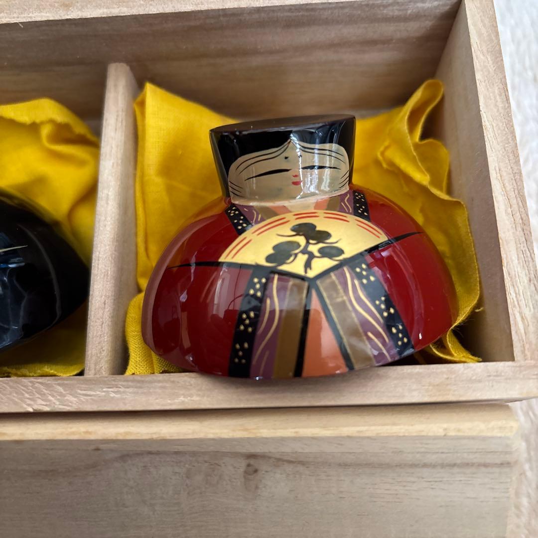 漆器の伝統的な内裏雛木盃