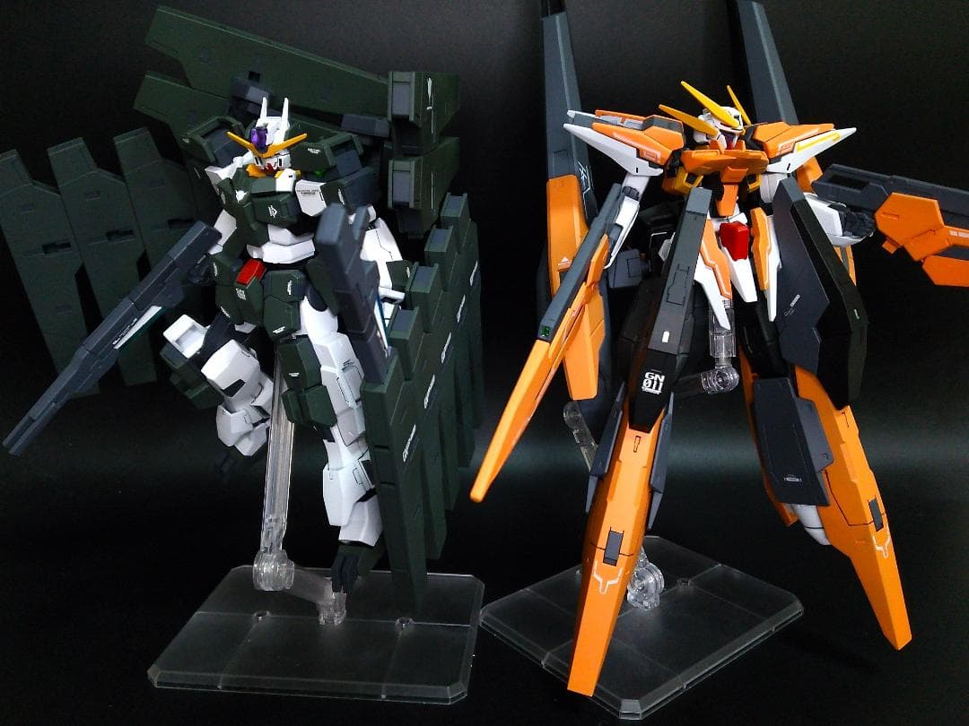 HG ガンダムサバーニャ 最終決戦仕様 ＆ ガンダムハルート 最終決戦仕様
