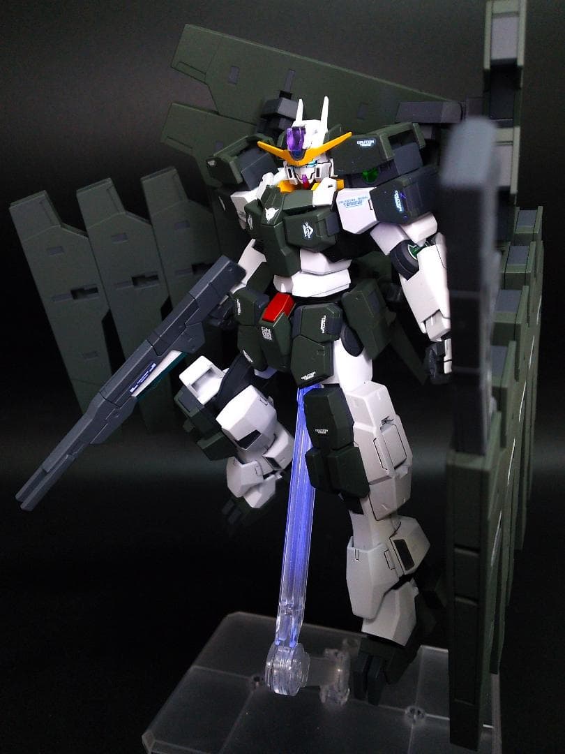 HG ガンダムサバーニャ 最終決戦仕様 ＆ ガンダムハルート 最終決戦仕様