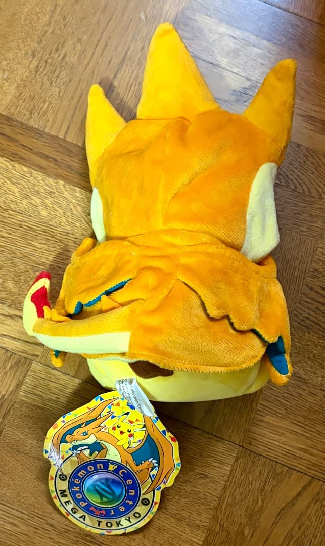 タグ付き未使用！ ポケモンセンターメガトウキョーのピカチュウ ぬいぐるみ