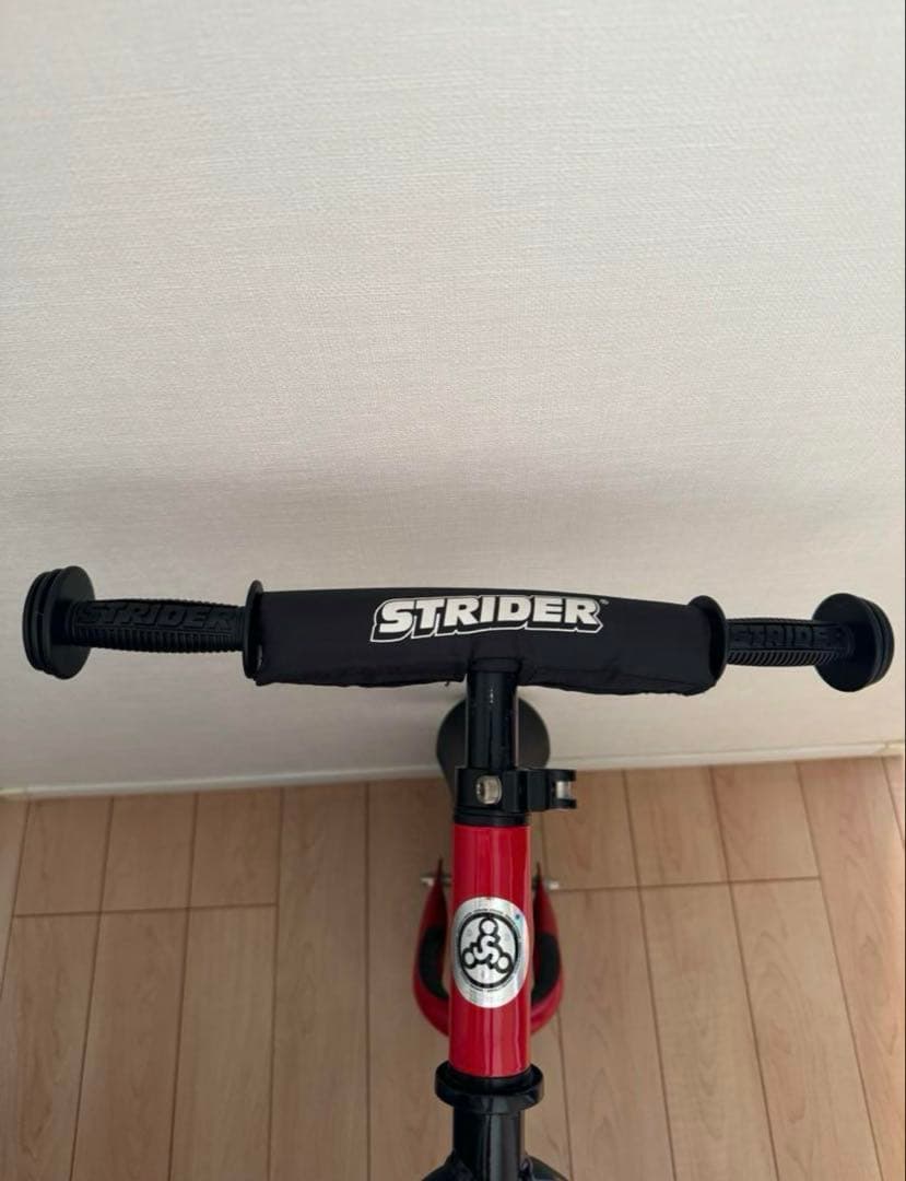 ストライダー　スポーツ　12インチ　新品純正品スタンド付き