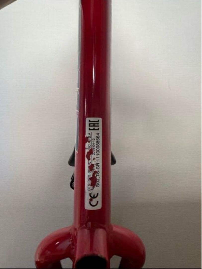 ストライダー　スポーツ　12インチ　新品純正品スタンド付き