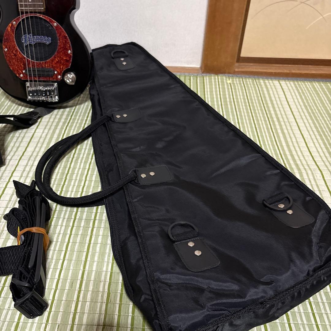 美品　Pignose ピグノーズ アンプ内蔵 ミニ エレキギター　ソフトケース付