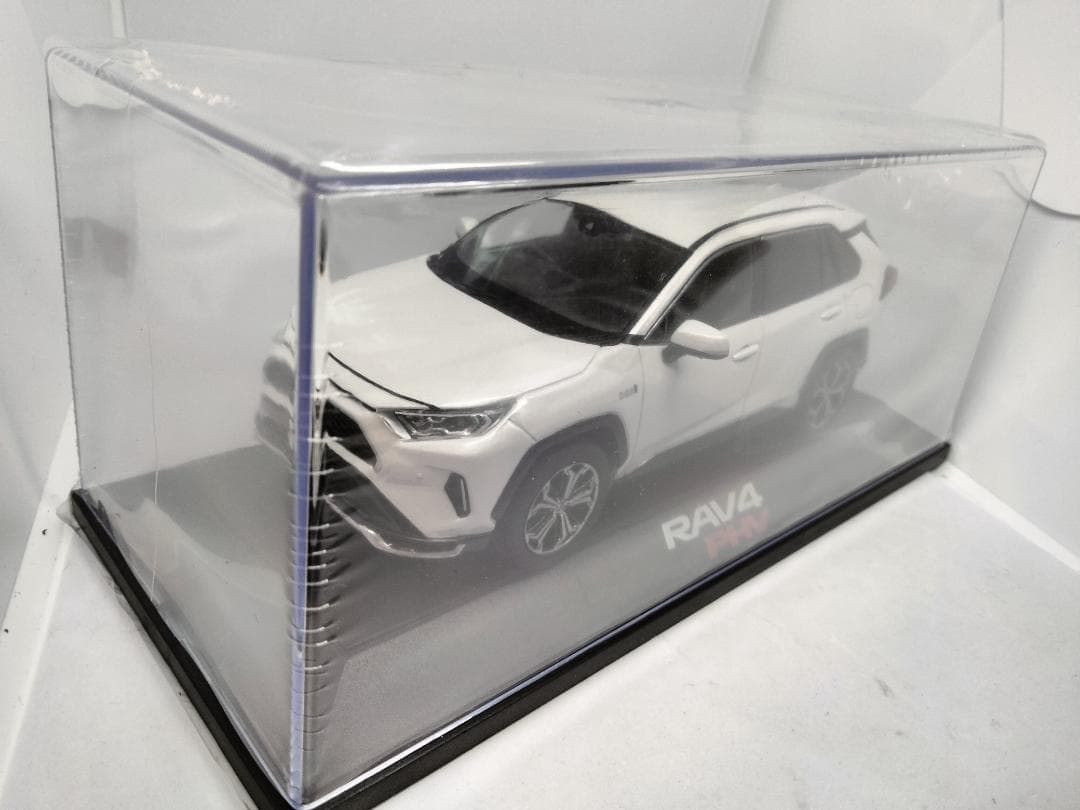 RAV4 PHV ホワイト 1/30 カラーサンプル ミニカー 非売品　トヨタ