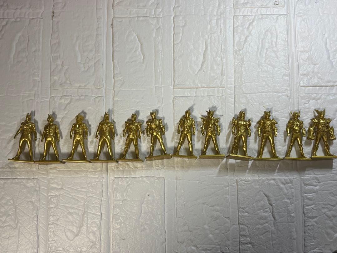 仮面ライダーゼッツ フィギュア付きチョコスナック　12種金色ver +オマケ付