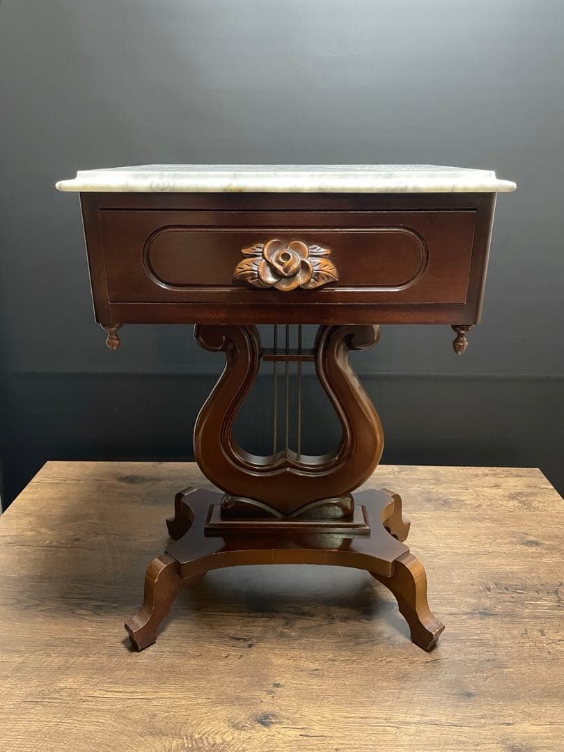 イタリア製　大理石　ハープ　サイドテーブル