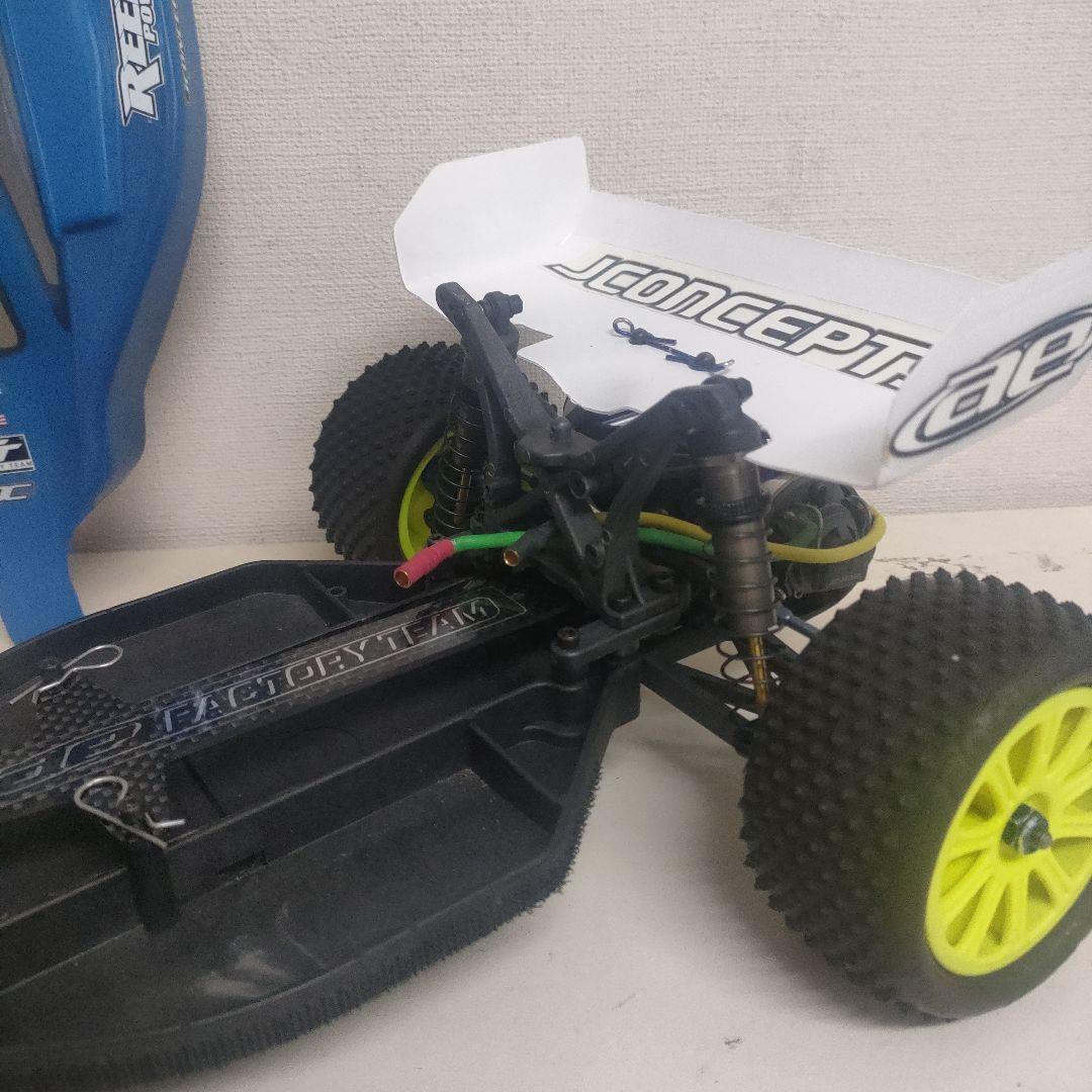 アソシRC10B4 ファクトリーチームキット、2WDオフロードシャーシ