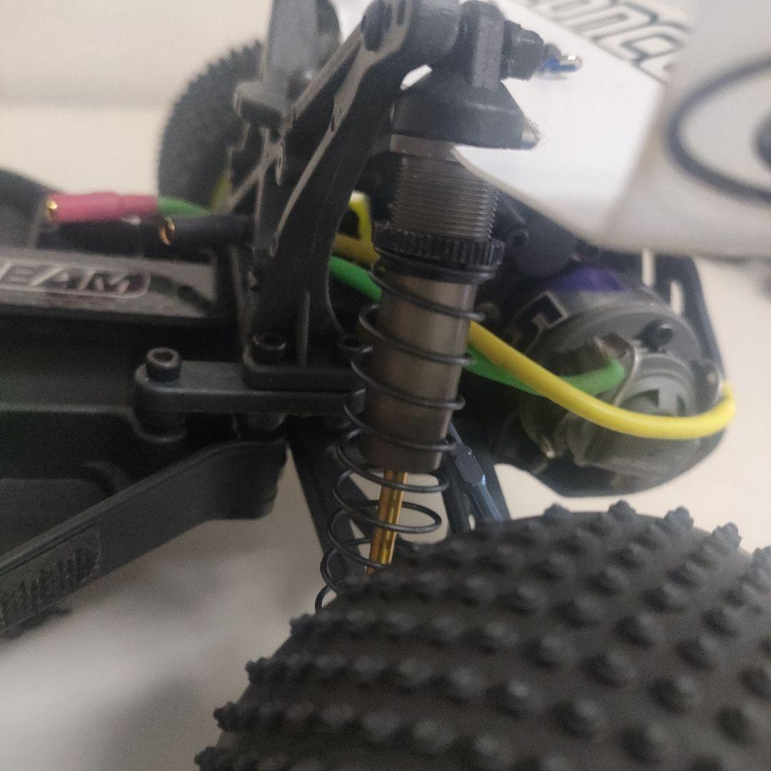 アソシRC10B4 ファクトリーチームキット、2WDオフロードシャーシ