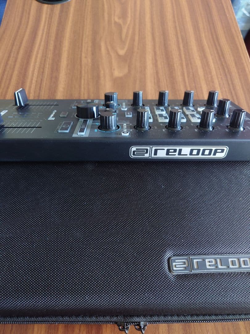Reloop Mixtour DJコントローラー 専用ケース付き
