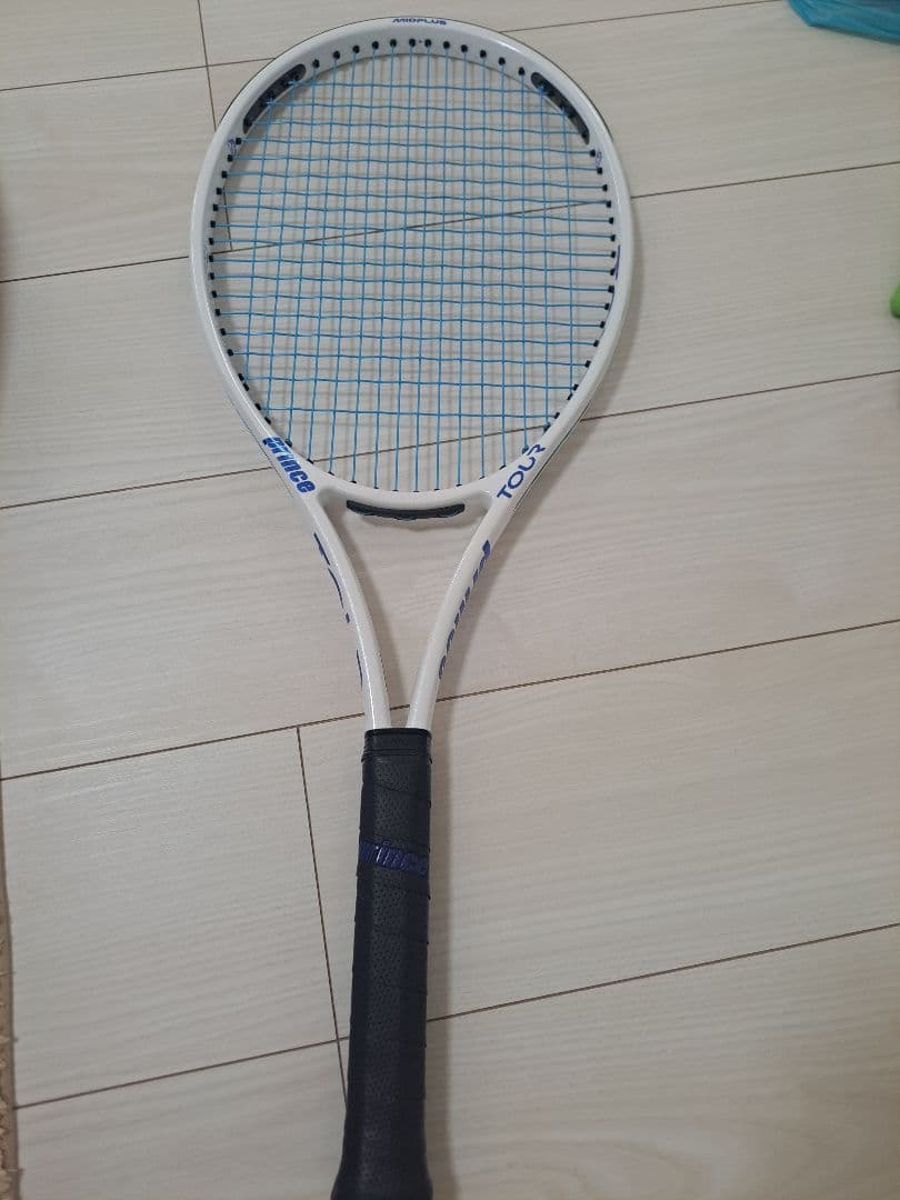 テニスラケット prince tour100(310g) 2022 グリップ２