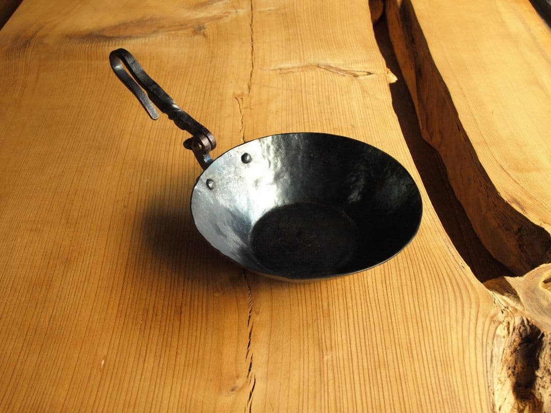 鍛造ハンドメイド折り畳み式シェラカップ　ソロキャンプ焚き火キャンプ