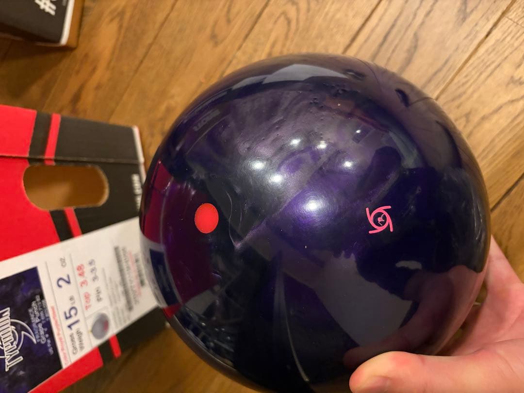 新品 Typhoon ボウリングボール 15ポンド2オンス
