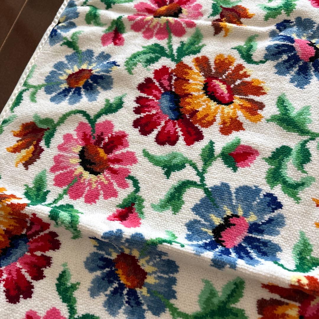 未使用　FEILER スポーツタオル　フェイラー　花柄　ピンク　ホワイト系