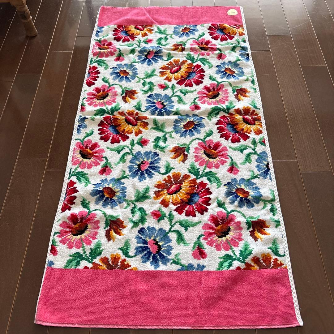 未使用　FEILER スポーツタオル　フェイラー　花柄　ピンク　ホワイト系