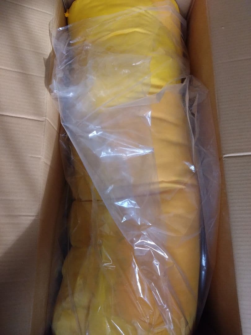 ファミマ　プリンサンド型　寝袋