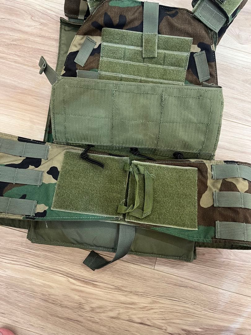 実物　LBX-0094 プレートキャリア　ウッドランド　サバゲー　装備　ポーチ類
