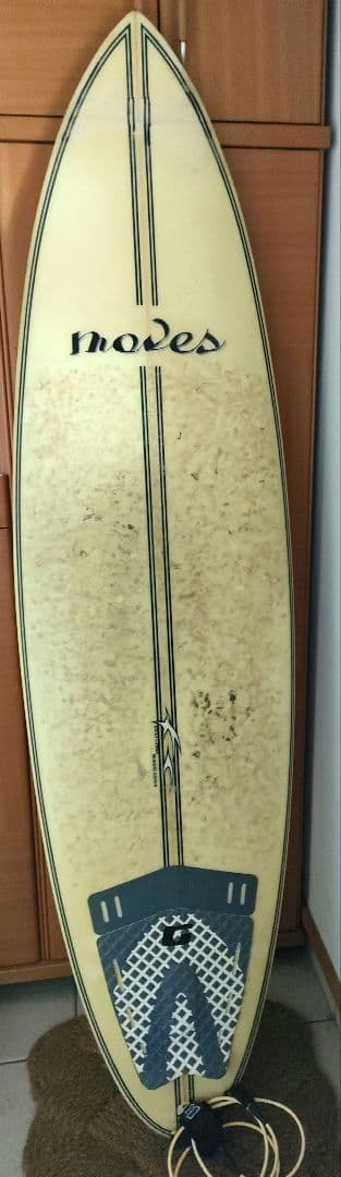 ショートボード★デッキパッド＆リーシュコード＆フィン全部付き★ケースおまけ