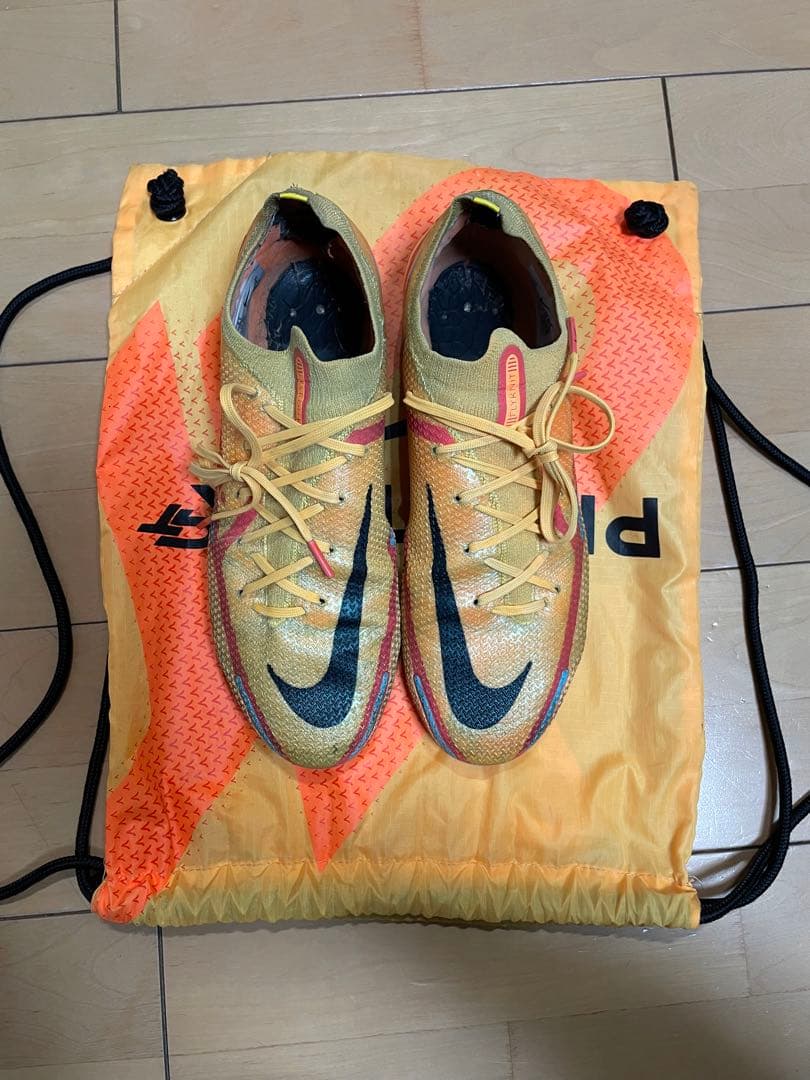 ナイキ　ファントムGT2 ag-pro