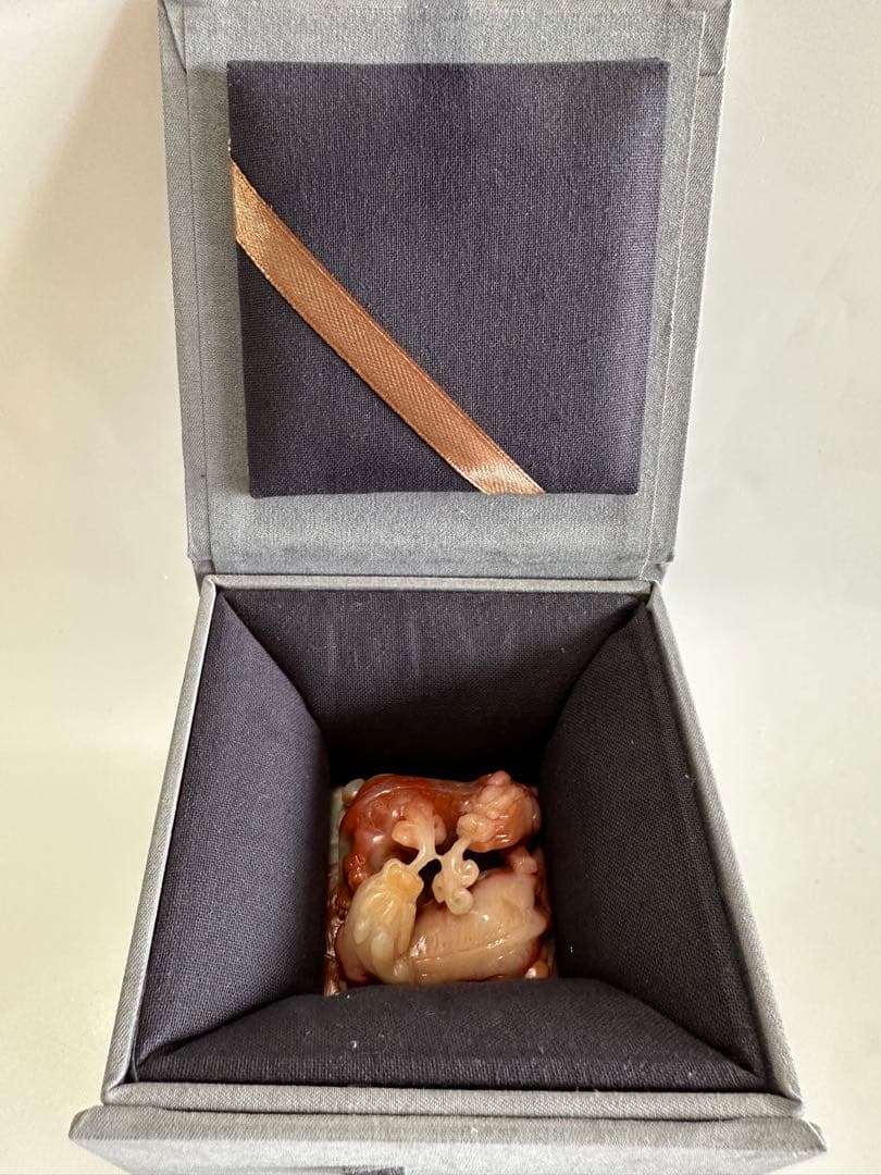 【螭虎献芝】大印面高級ラオス石　手彫り　篆刻　書道　印材　落款　遊印　雅号印箱付