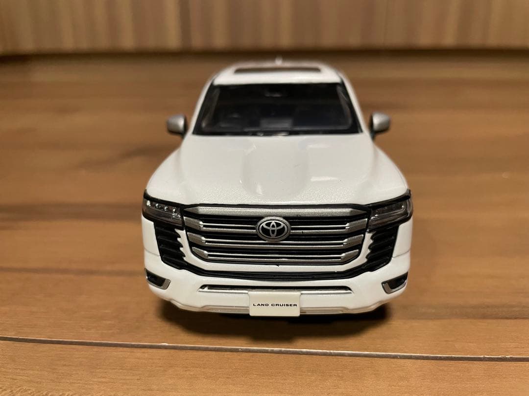 ランドクルーザー色見本1/30ミニカー