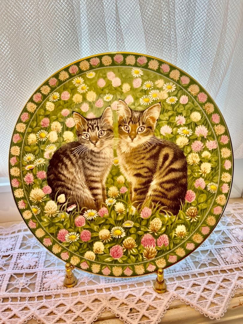 英国 エインズレイ レズリーアンアイボリー 12ヶ月 カレンダープレート 猫