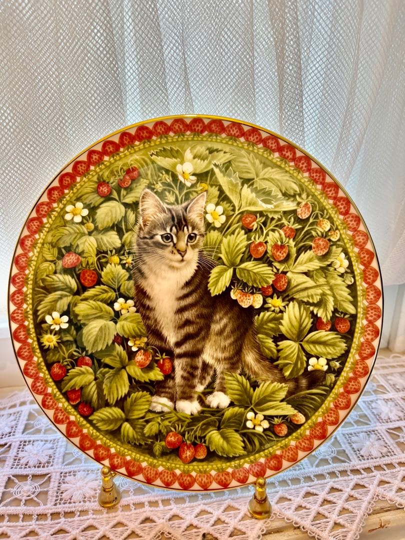 英国 エインズレイ レズリーアンアイボリー 12ヶ月 カレンダープレート 猫