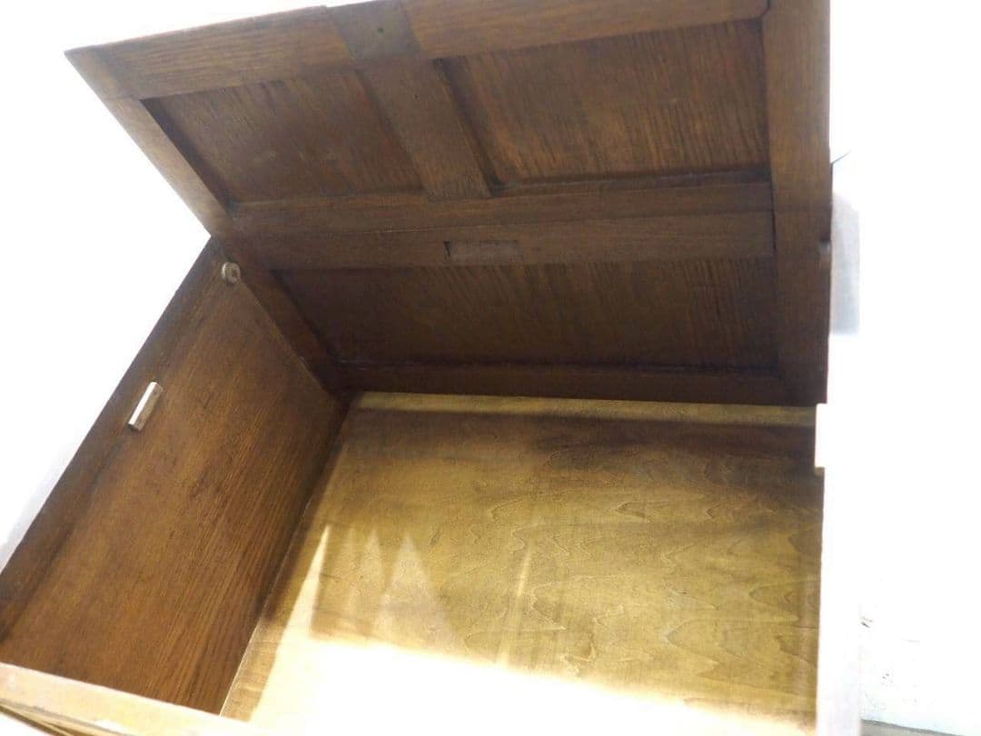 1136 アンティーク　格納扉の飾り棚　陳列台　キャビネット　古家具　レトロ