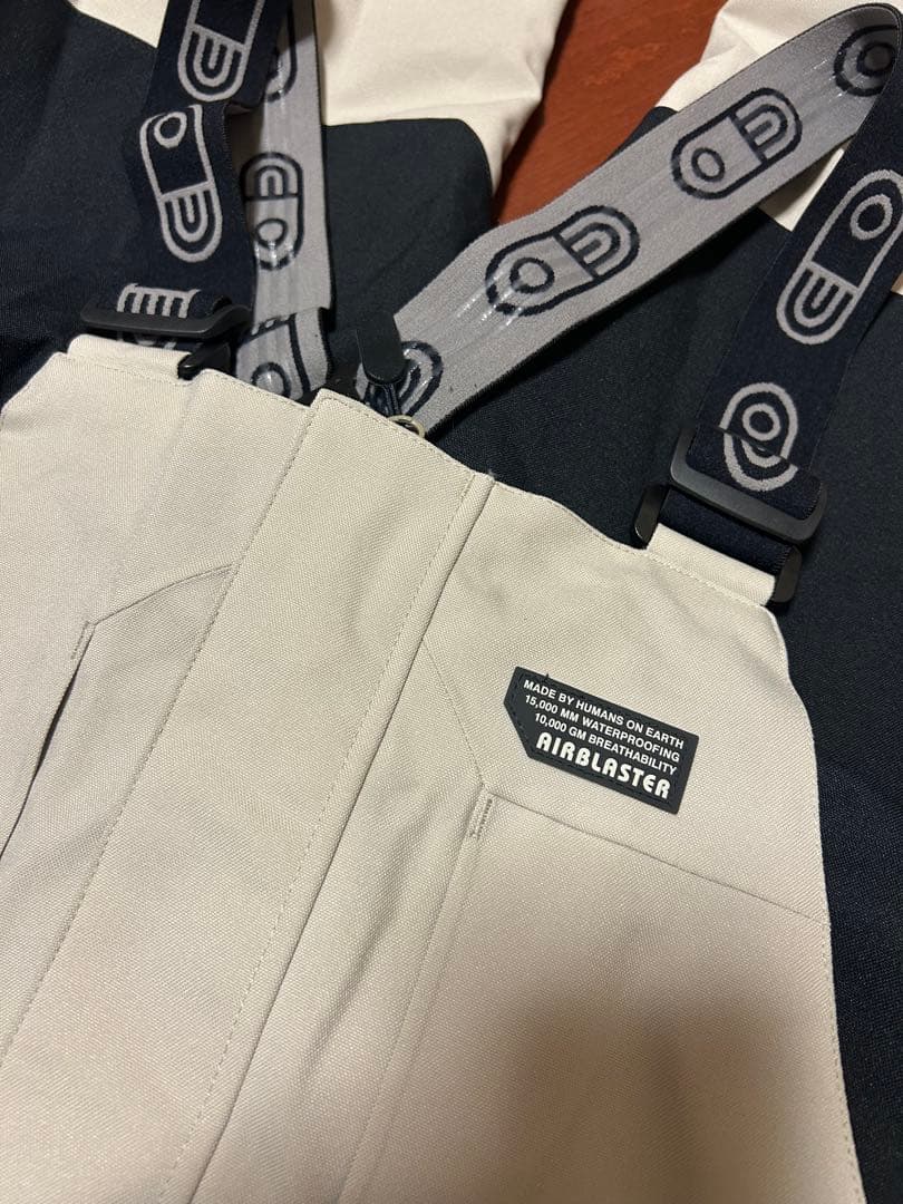 今週限定値下げ　AIRBLASTER(エアブラスター) ビブパンツ 23-24