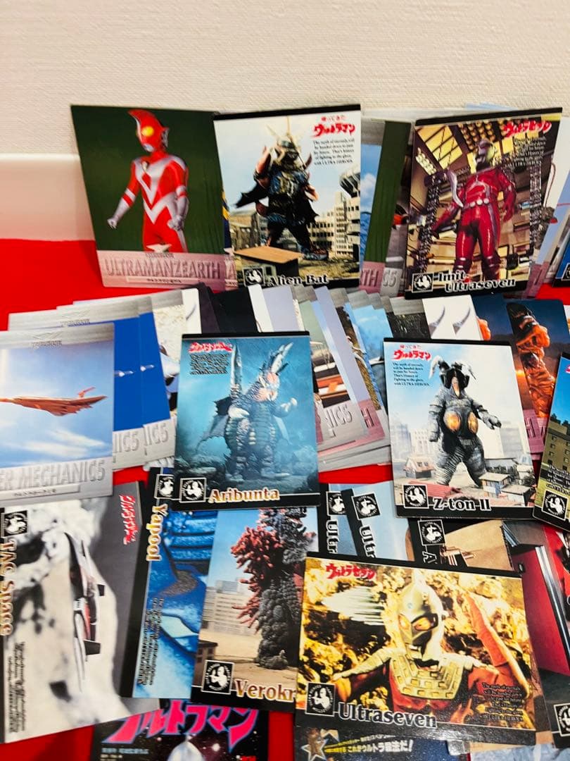 初版1997年 カードダスマスターズ ウルトラマン、円谷プロカード　約90枚