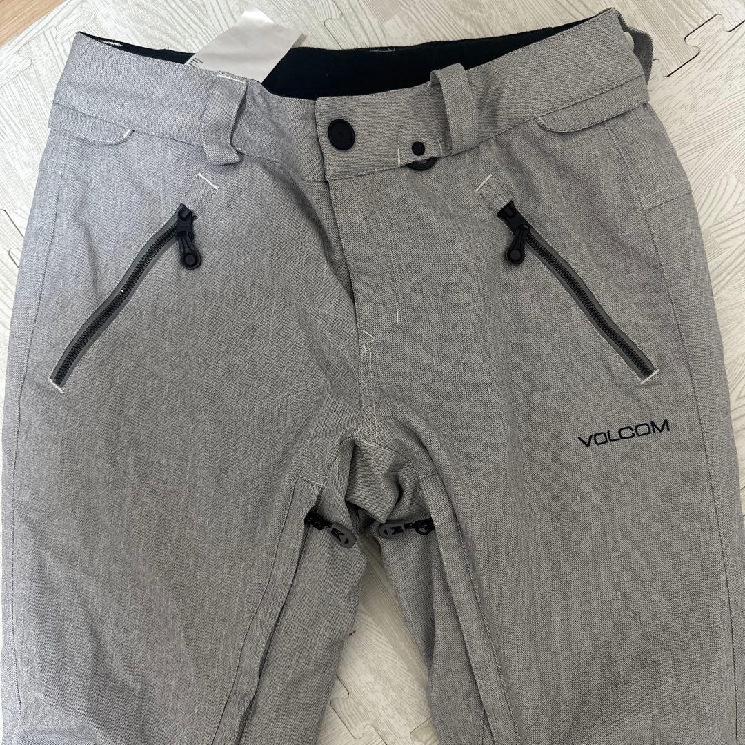 限定値SALE早い者勝ち⭐︎VOLCOM⭐︎スノーウェア　レディース