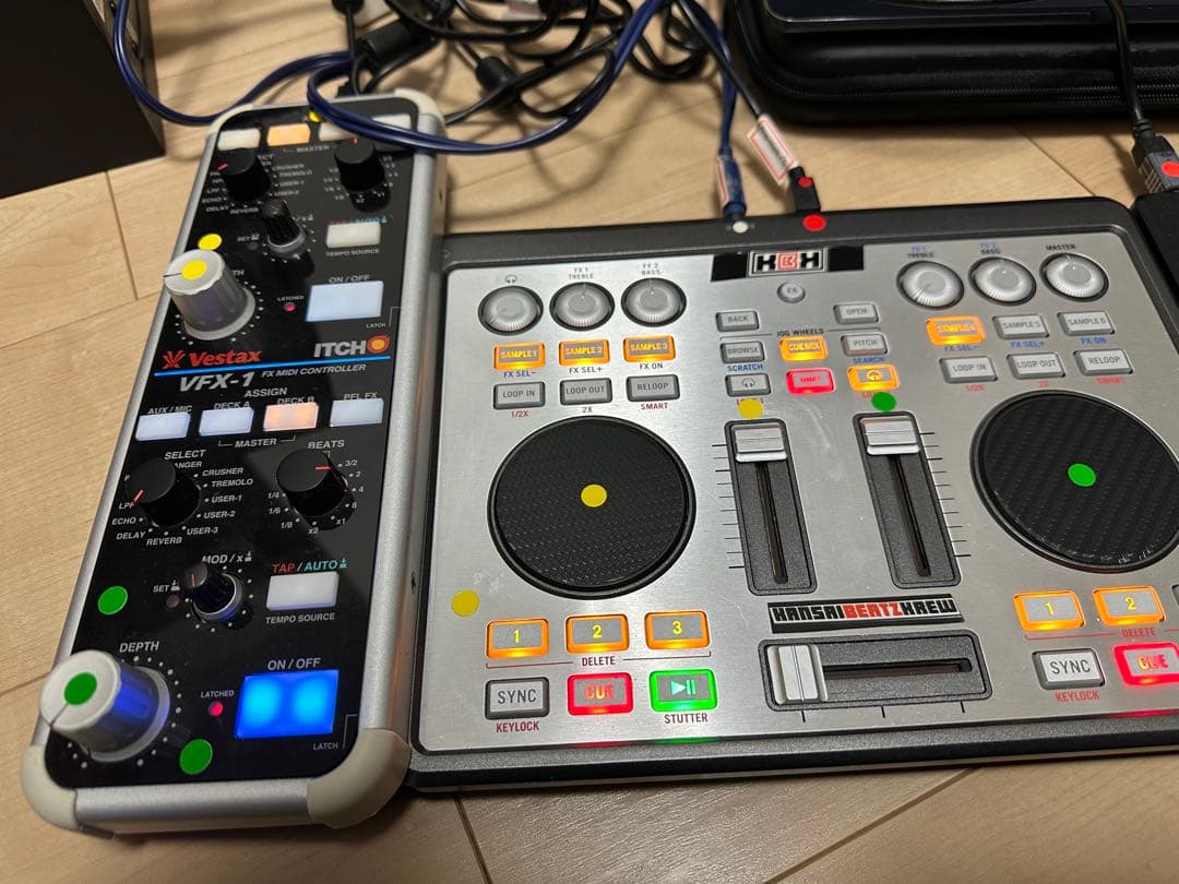 DJ（JBL MIXEDGE Vestax VFX1 AKAI MIDIMIX）