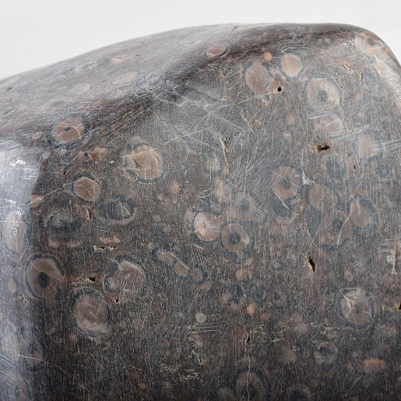 天然石　鑑賞石　梅花石　置物　重さ約2222g　V　R8610