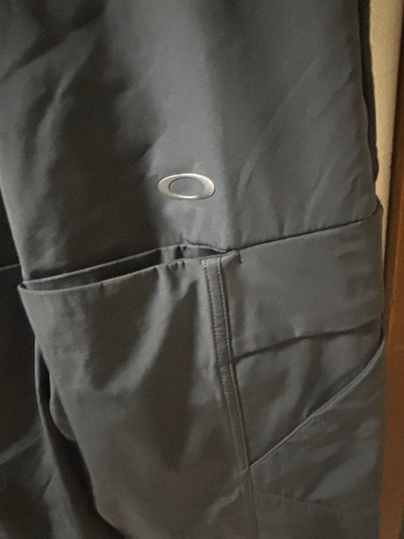 【新品・定価2.9万】オークリー スノボウェア つなぎ　ブラック XL相当