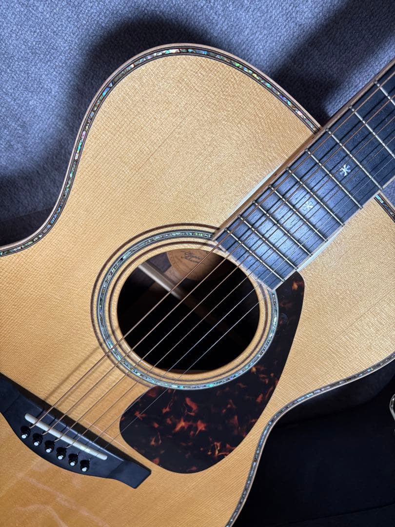 まみ。アコースティックギター ヤマハLS36 ハードケース付き