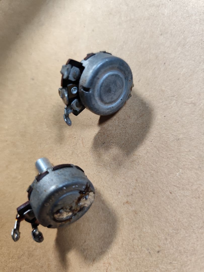 1972年　ビンテージフェンダーポット