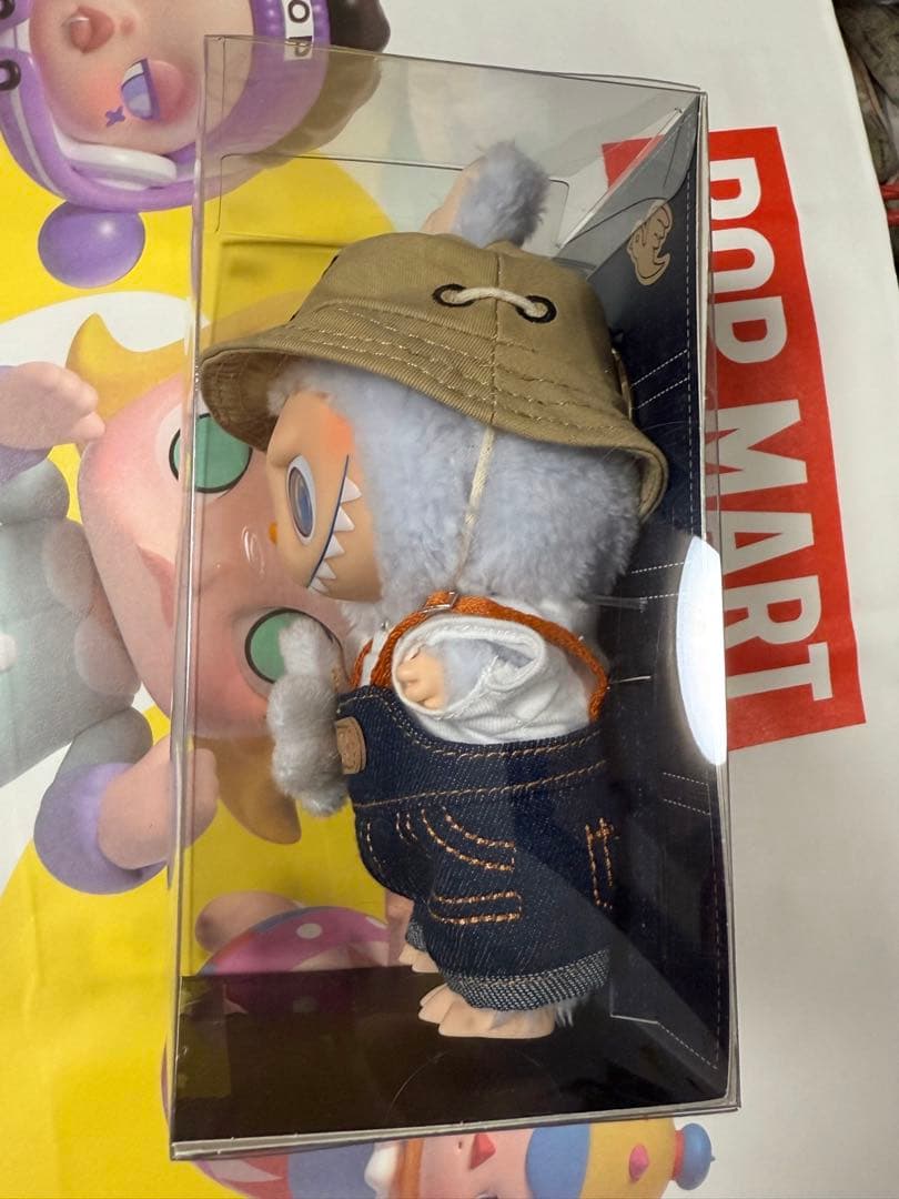 POPMART LABUBU FALL IN WILD ぬいぐるみペンダント