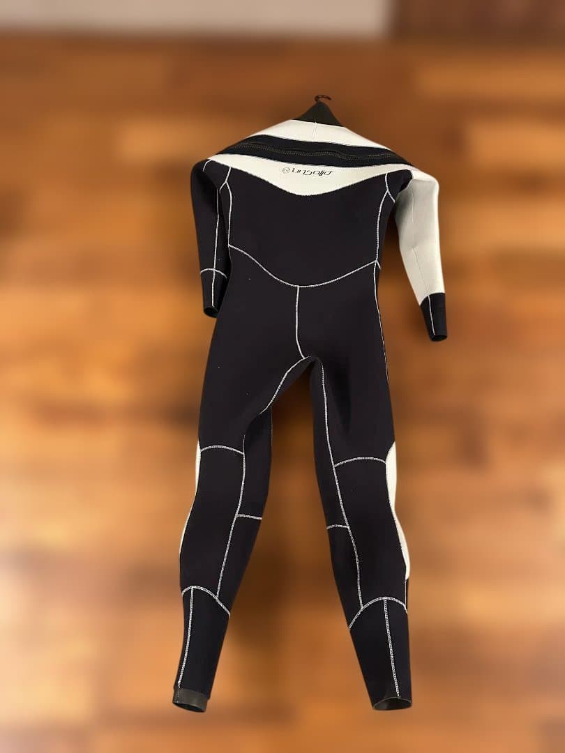 セミドライ ウェットスーツ