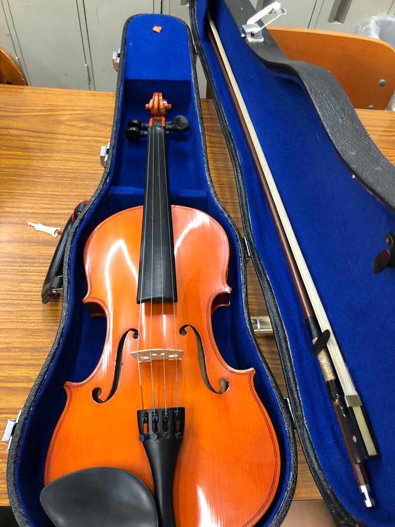 Andalusia バイオリン4/4 弓、松脂　ケース付き