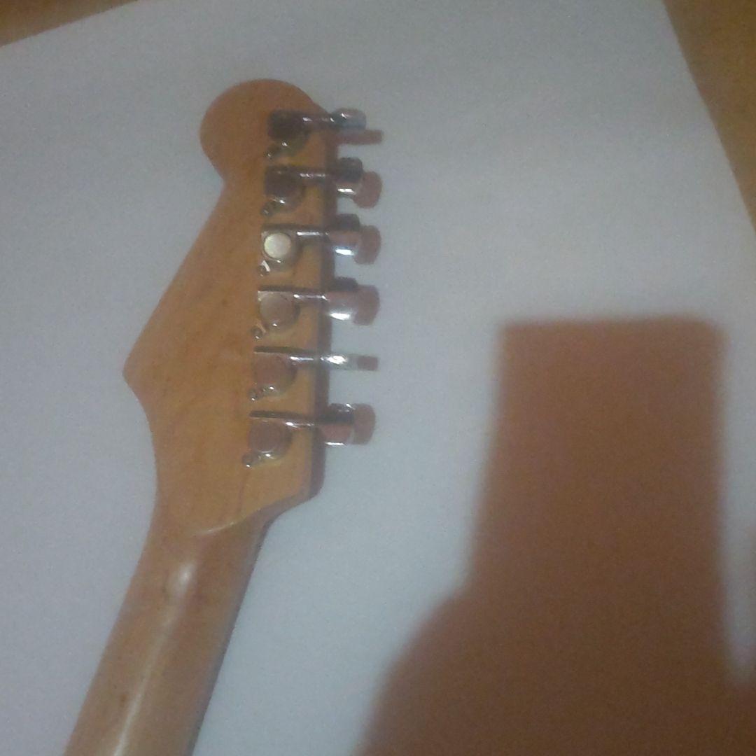 エレキギターです