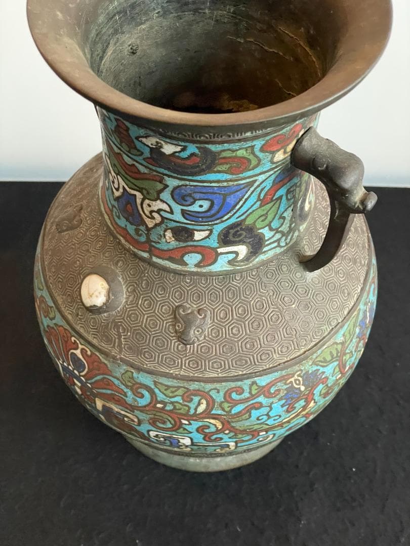 希少 中国 花瓶 壺 美術 古銅 古玩 宝石嵌 翡翠 亀甲文 七宝 双獣耳 龍飾