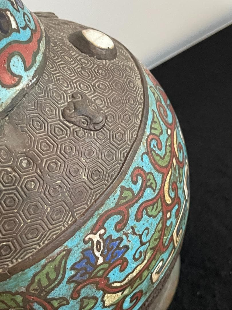 希少 中国 花瓶 壺 美術 古銅 古玩 宝石嵌 翡翠 亀甲文 七宝 双獣耳 龍飾