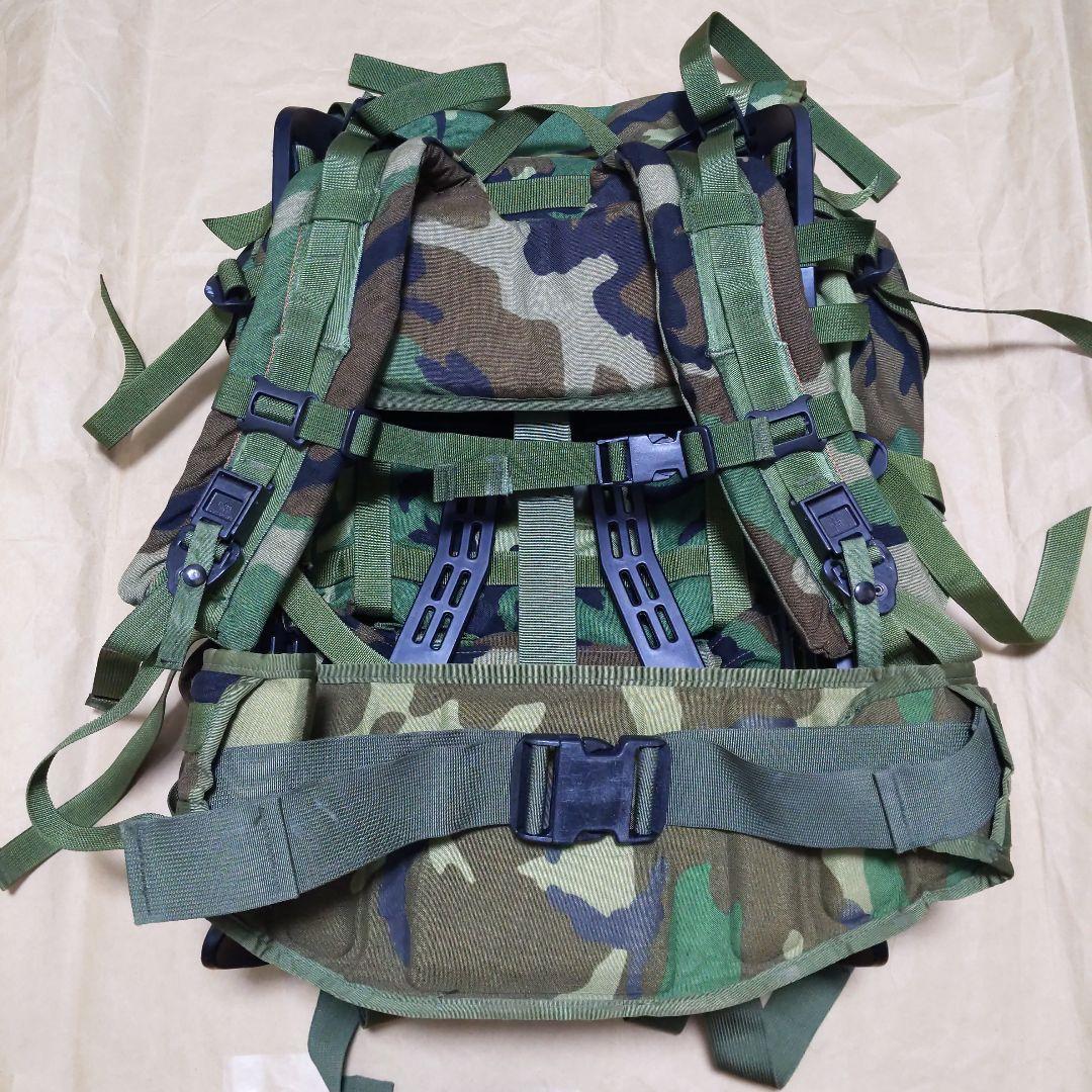 アメリカ軍メインパック/スリーピングバックキャリア/フレーム/パット 実物中古品