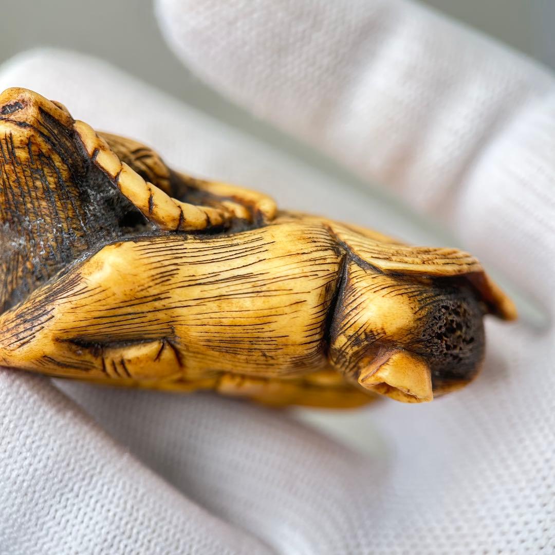 牛の彫刻 小型 彫刻極上根付天然素材アンティーク骨董飾り物古美術置物細密細工