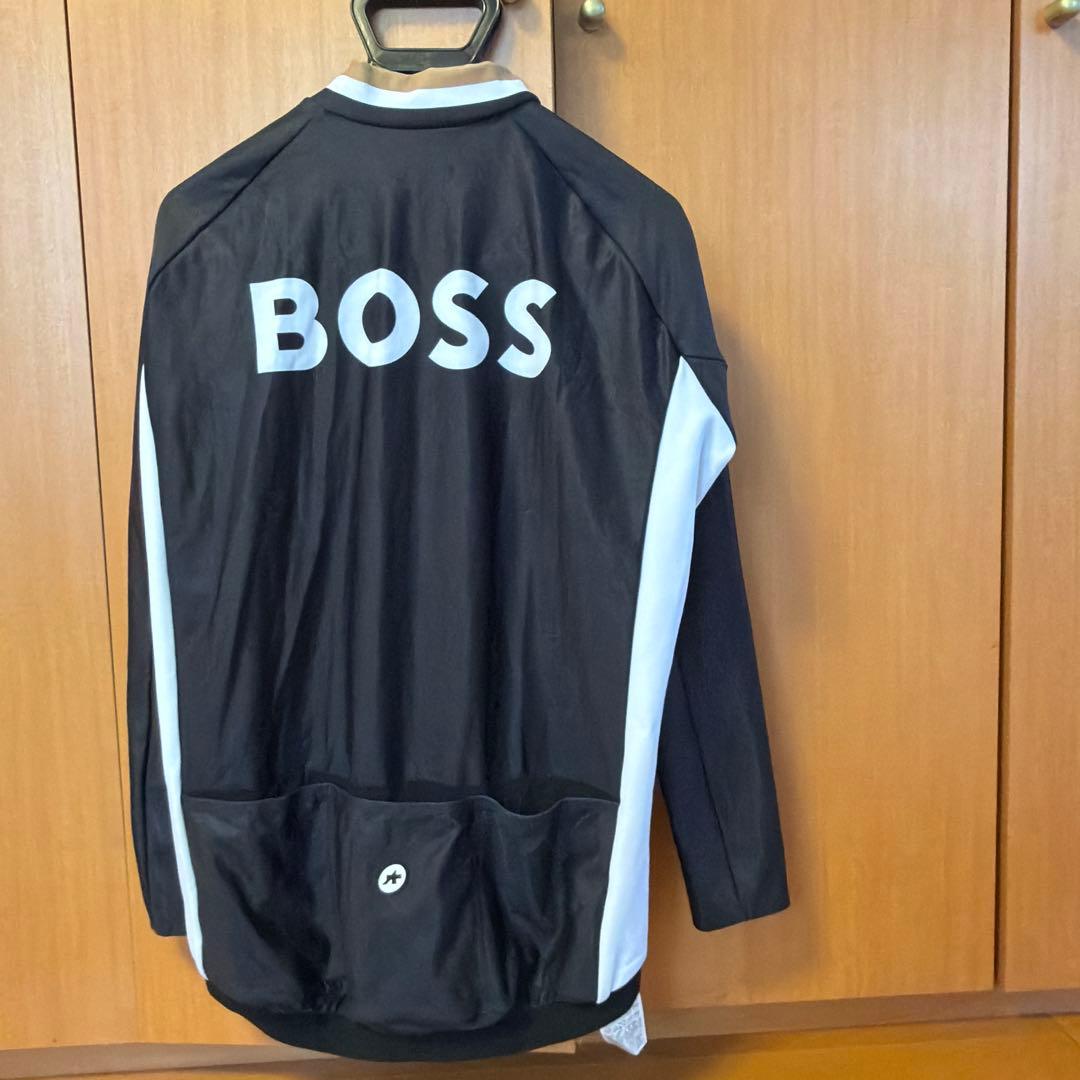BOSS X ASSOS ブラックサイクルジャケット