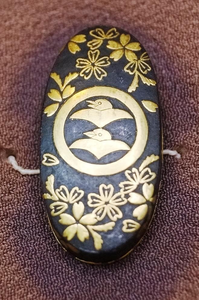 縁頭鍔・鐺　柴田勝家 二つ雁紋金桜花散図揃金具、京金工(特別保存) 短刀用揃金具